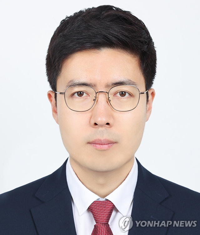 구주와 자유통일당 제21대 대통령 후보. 선관위 제공. 연합뉴스