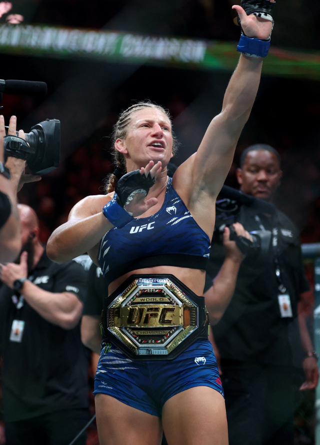 UFC 여성 밴텀급 챔피언에 오른 케일라 해리슨. 이메인이미지·AP연합뉴스