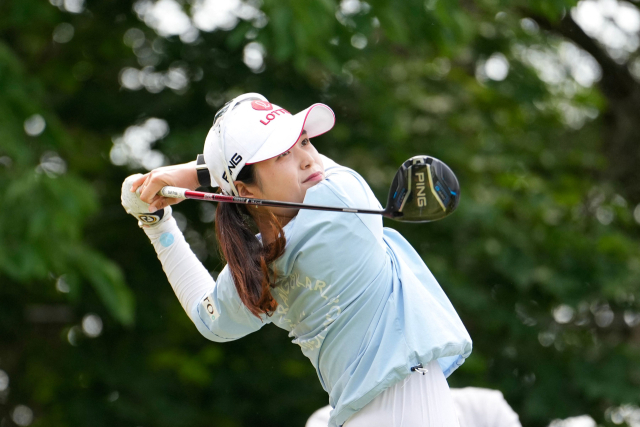 최혜진이 16일(한국 시간) 미국 미시간주 벨몬트의 블라이더필즈 컨트리클럽에서 열린 LPGA 투어 마이어 클래식 마지막 날 4번 홀에서 티샷을 하고 있다. AFP연합뉴스