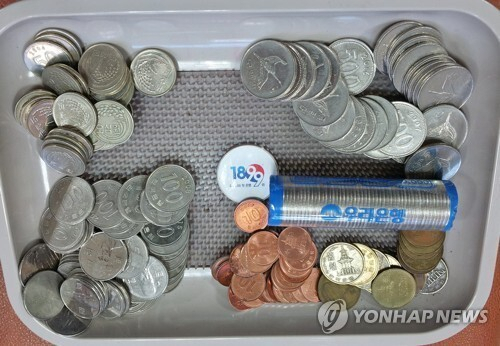 지난달 한국은행의 10원짜리 동전 발행액이 역대 최저를 기록했다. 한은이 발행한 동전의 모습. 연합뉴스.