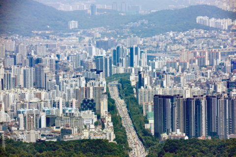 서울 부동산 고삐 풀렸는데, 부산 아파트값 3년째 내리막길