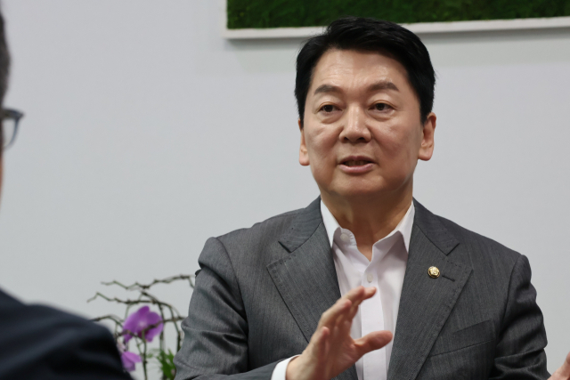 국민의힘 안철수 의원이 24일 오후 국회에서 <부산일보>와 인터뷰하고 있다. 안철수 의원실 제공