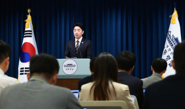 강훈식 대통령비서실장이 지난 26일 서울 용산 대통령실 청사에서 인선 발표를 하고 있다. 연합뉴스