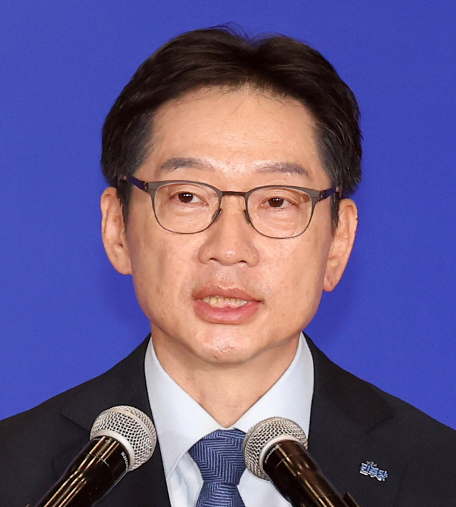 대통령실은 29일 이재명 대통령이 장관급 대통령직속 지방시대위원장에 김경수 전 경남지사를 지명했다고 강훈식 대통령비서실장의 인사브리핑을 통해 발표했다. 연합뉴스