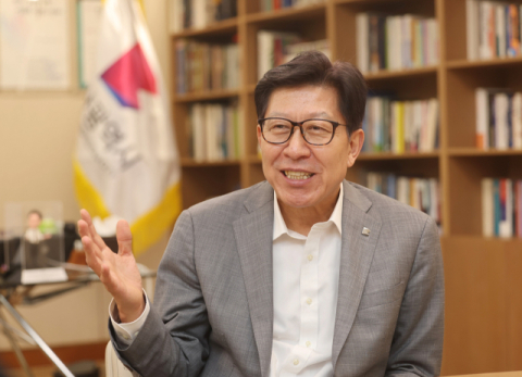 “시민들이 정책 효과 체감할 수 있도록 소통 주력할 것” [민선 8기 3주년 박형준 부산시장 인터뷰]