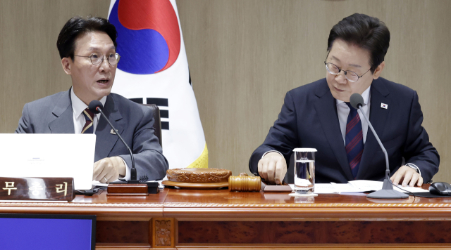 김민석 국무총리가 5일 서울 용산 대통령실 청사에서 열린 국무회의에서 인사말을 하고 있다. 연합뉴스
