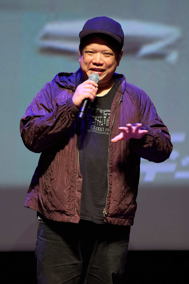 8일 열린 제20회 BIKY 개막식에서 개막작 '우주소녀와 로봇' 에릭 산 감독이 간단한 인사를 하고 있다. BIKY 제공