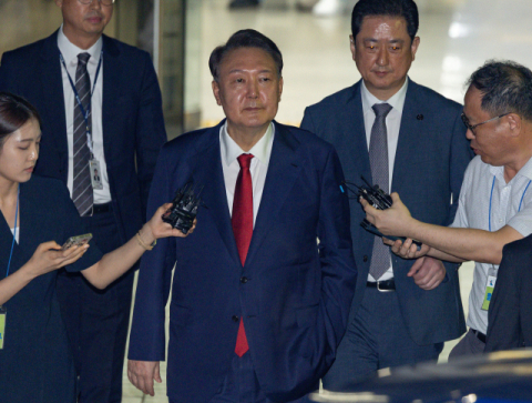 ‘尹 재구속’ 정치권 파장… 압박하는 與, 뒤숭숭한 野