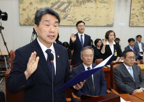 ‘尹 거부권 법안’ 속도 내는 여…교육위서 ‘AI 교과서 폐기법’ 처리