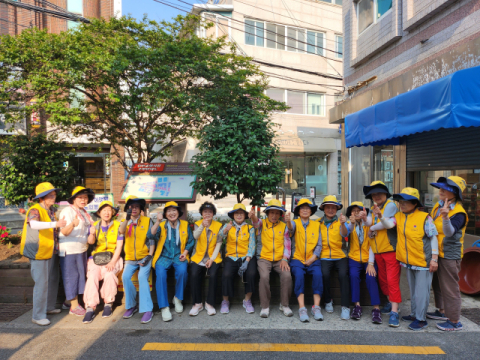 수영구 광안1동 광일아랫땀봉사단, 여름맞이 초화 식재 실시