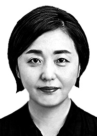 [편집국에서] 여가부 잔혹사를 끝내자