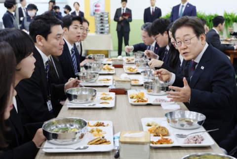 이 대통령 18일 '부산행'… 해양수도 부산 완성 힘 싣는다