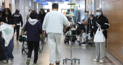 “그 병원 의사가 잘한대”   불안이 부추긴 서울행