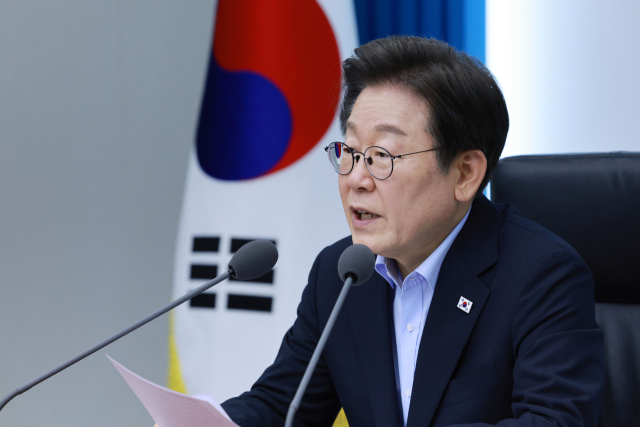 이재명 대통령이 31일 서울 용산 대통령실 청사에서 열린 6차 수석·보좌관 회의에서 발언하고 있다. 연합뉴스