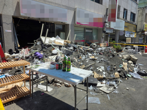 천장 붕괴 창원 상가주택 “철근·콘크리트 노후”