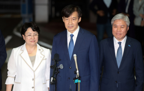 조국, SNS로 정치 활동 시동…'1일 1페북'