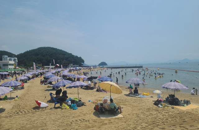 경남 창원시 마산합포구에 있는 광암해수욕장 전경. 창원시 제공