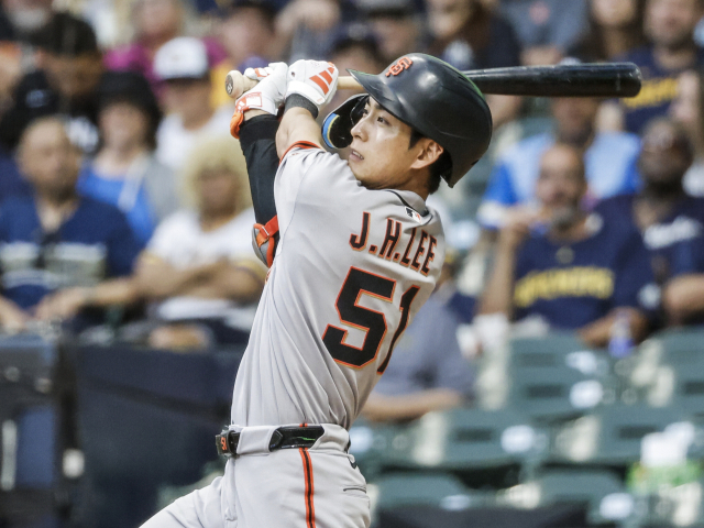 25일 MLB 밀워키전에서 안타를 친 샌프란시스코의 이정후. UPI연합뉴스
