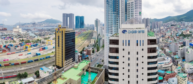 해양수산부 임시청사인 부산 동구 IM빌딩과 협성타워 일대 전경. 김종진 기자 kjj1761@