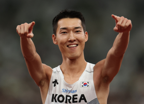 높이뛰기 우상혁, 2ｍ34 넘어 세계선수권 은메달…해미시 커 2ｍ36 '우승'