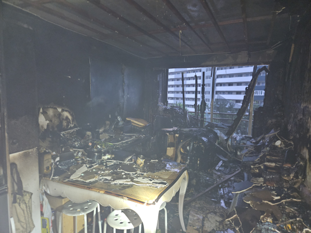 지난 6월 24일 새벽 부산 부산진구의 한 아파트에서 부모가 일하러 간 사이 불이 나 어린 자녀 2명이 숨졌다. 부산소방재난본부 제공