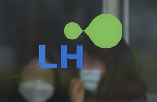 경남 진주시 충무공동 한국토지주택공사(LH) 본사 입구. 연합뉴스