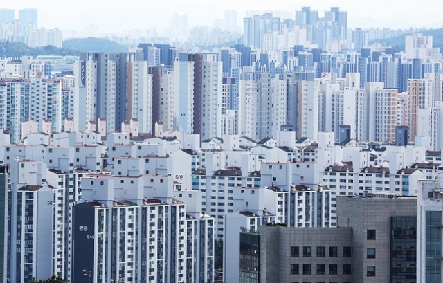 사진은 경기도 수원시 영통구 일대 아파트 단지 모습. 연합뉴스