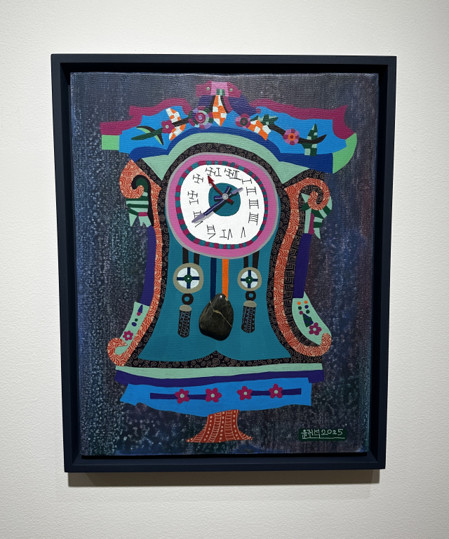 시계 그림을 주로 윤진석 작가의 작품. 김은영 기자 key66@