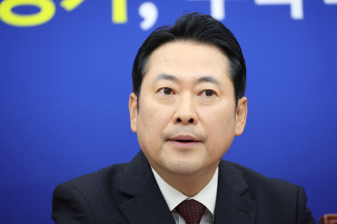 “장미·분당아파트와 교환” 장동혁에  “전셋집이랑 바꾸자”는 김준혁