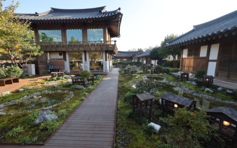 구도심 가야 유적지 ‘MZ 놀이터’ 되다 [문화 핫플]