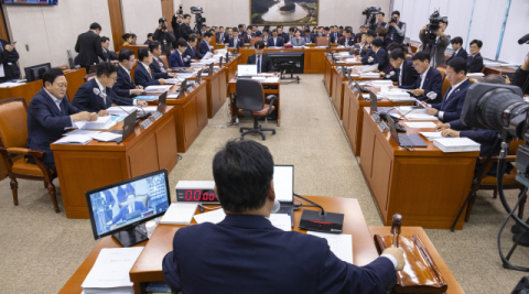 해수부 부산 이전 특별법, 국회 상임위 통과…연내 본회의 통과 가시화