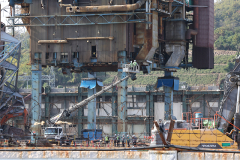 무너진 5호기 옆 4·6호기도 ‘해체’, 매몰자 수색 작업 속도 전망