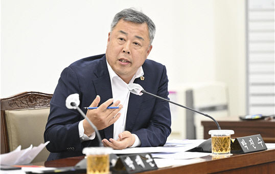 부산시의회 건설교통위원회 소속 박진수(비례) 의원. 부산일보DB