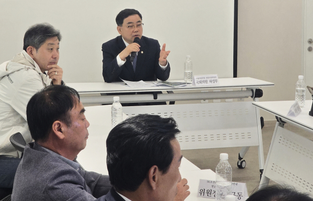 더불어민주당 경남도당 허성무 위원장이 현장 간담회 모두발언을 하고 있다. 더불어민주당 경남도당 제공