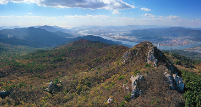 부산과 경남 양산에 걸쳐 있는 금정산 고당봉 일대 모습. 정종회 기자 jjh@