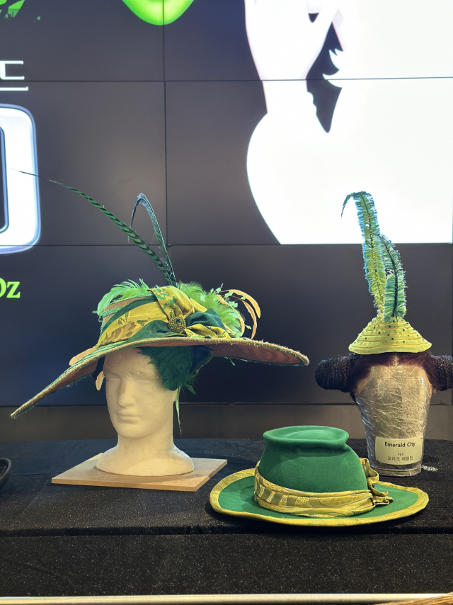 뮤지컬 ‘위키드’ 모자 소품. 김은영 기자 key66@
