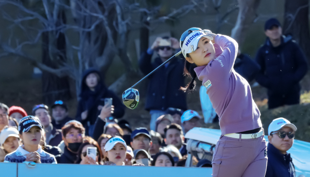 ‘2025 백송홀딩스·부산일보 채리티 매치 인 아시아드CC’가 6일 부산 기장군 아시아드CC에서 열렸다. 이예원 선수가 티샷을 하고 있다. 김종진 기자 kjj1761@