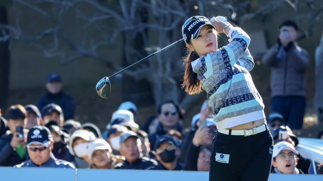 ‘2025 백송홀딩스·부산일보 채리티 매치 인 아시아드CC’가 6일 부산 기장군 아시아드CC에서 열렸다. 박현경 선수가 티샷을 하고 있다. 김종진 기자 kjj1761@