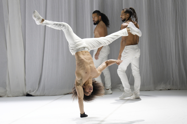 '노 매터'(No Matter) 3부작 중 'Boys Don’t Cry' 공연 모습. 팔레 드 페스티벌(칸) 제공