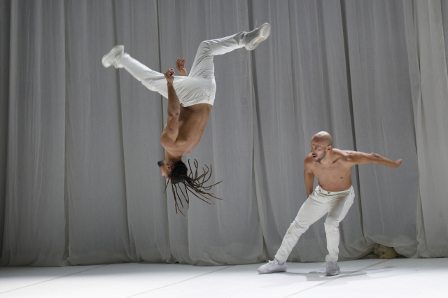 '노 매터'(No Matter) 3부작 중 'Boys Don’t Cry' 공연 모습. 팔레 드 페스티벌(칸) 제공