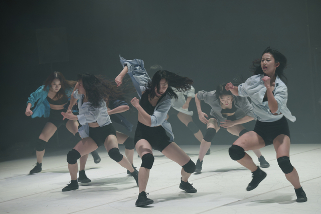 '노 매터'(No Matter) 3부작 중 세 번째 'Take Back the Night' 공연 모습. 팔레 드 페스티벌(칸) 제공