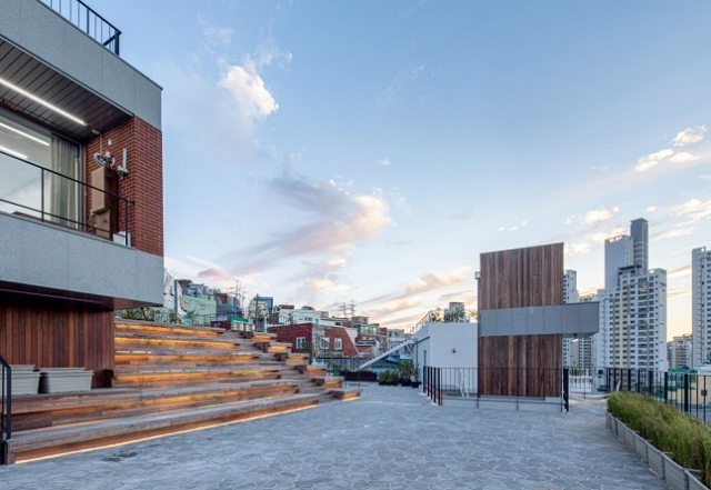 부산 영도에 세워진 마을센터인 ‘베리베리굿봉산센터’ 국토부 제공