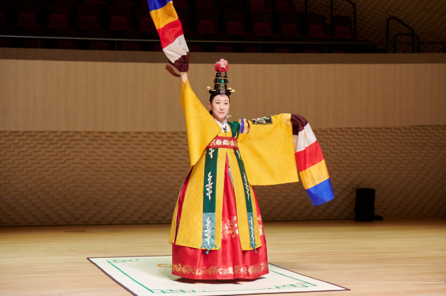 크라운해태 임직원들이 만든 ‘제6회 크라운해태 한음회’가 10일 부산 부산진구 부산콘서트홀에서 열렸다. 크라운해태제과 제공
