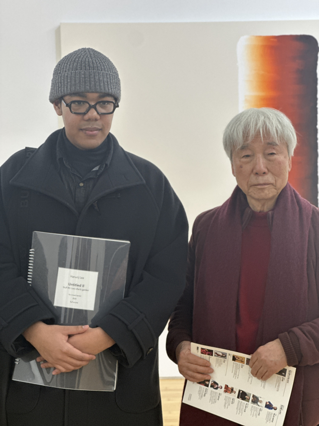 이우환(오른쪽) 작가와 이하느리 작곡가. 김은영 기자 key66@