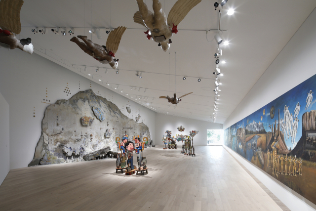 일본 '나오시마 신미술관' 개관 기념 전시 '원점에서 미래로' 모습, 2025년. 촬영 Takeru Koroda. 공익재단법인 후쿠다케재단(福武財団) 제공