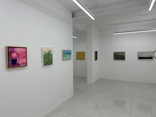 부산 최초의 미술 동인 ‘혁’이 지난 22일부터 오는 30일까지 ‘함께 나눔’전을 수영구 망미동 이웰갤러리에서 열고 있다. 김은영 기자 key66@