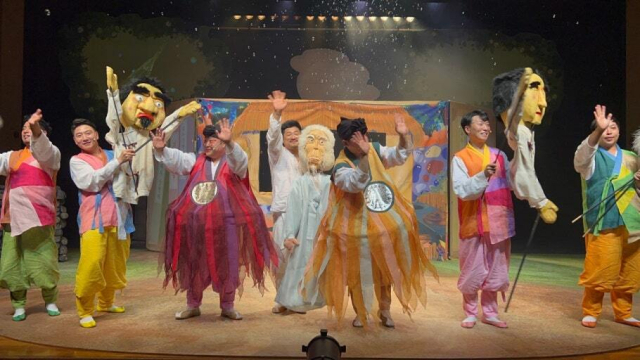 연희공방 음마갱깽의 ‘연희도깨비’ 공연 모습. 국립부산국악원 제공