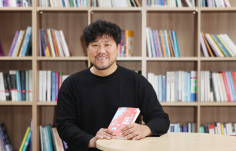 다정하지도 평범하지도 않다… 폭력·차별 속 이웃의 ‘진짜 얼굴’