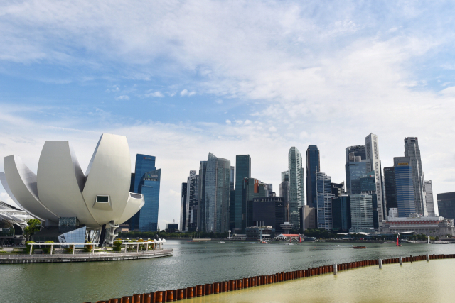 싱가포르의 금융 중심지 ‘래플스 플레이스’. 부산일보DB