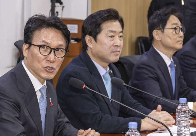 김민석 국무총리가 13일 국회 의원회관에서 열린 충남·대전 통합을 위한 더불어민주당 충남·대전 지역 국회의원 간담회에 참석해 인사말을 하고 있다. 연합뉴스